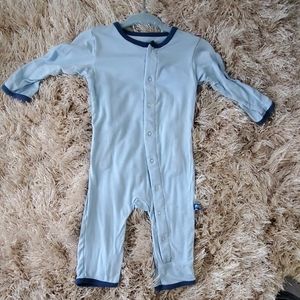 gently used, slight pilling